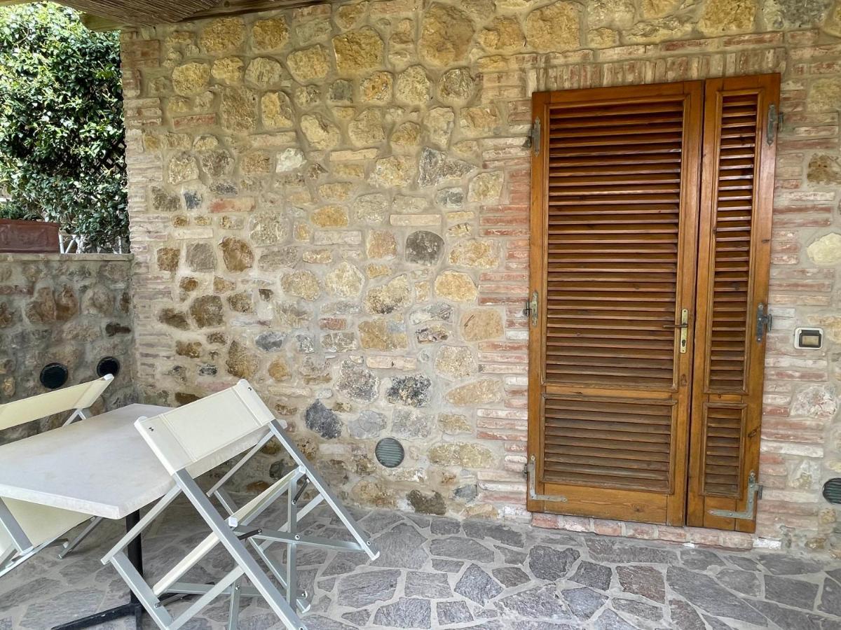 Casa Vacanza Le Case San Gimignano Exterior foto